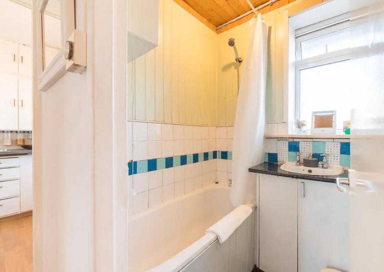Central London Shared Apartment ภายนอก รูปภาพ